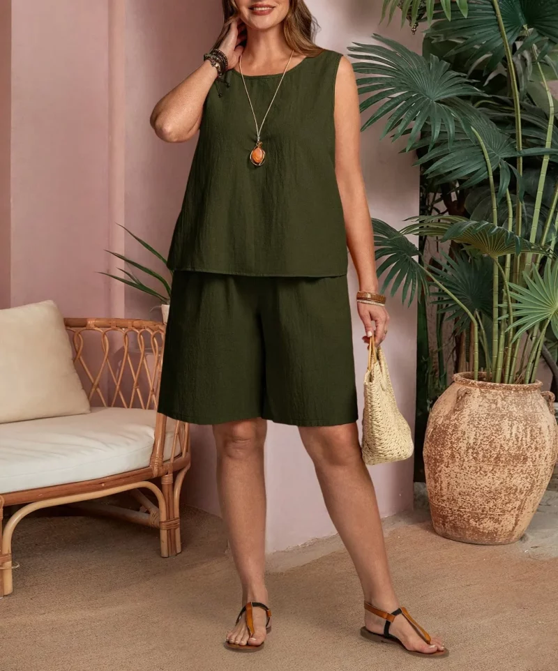 Stylish Round Neck Sleeveless Top And Short Set - Image 11